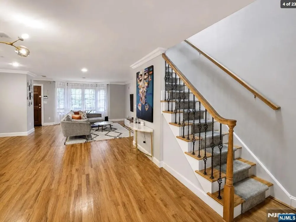 461 5TH B Palisades Park, NJ 07650