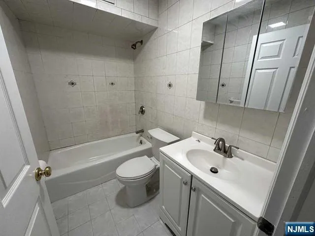 19 Leo Place 1 Lodi, NJ 07644