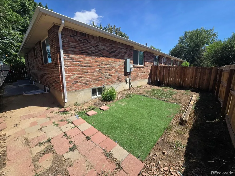 14240 E 22nd Place Aurora, CO 80011