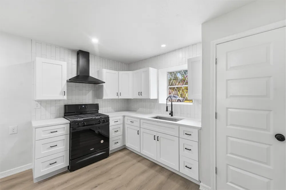719 Cherry Valley Drive Houston, TX 77336