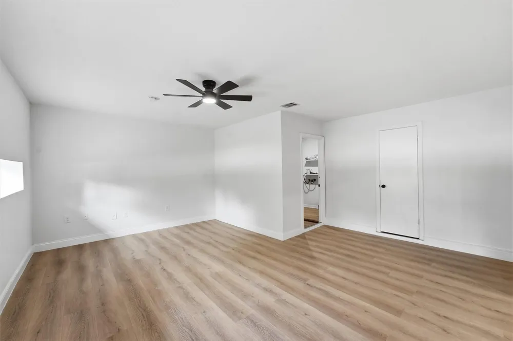 719 Cherry Valley Drive Houston, TX 77336