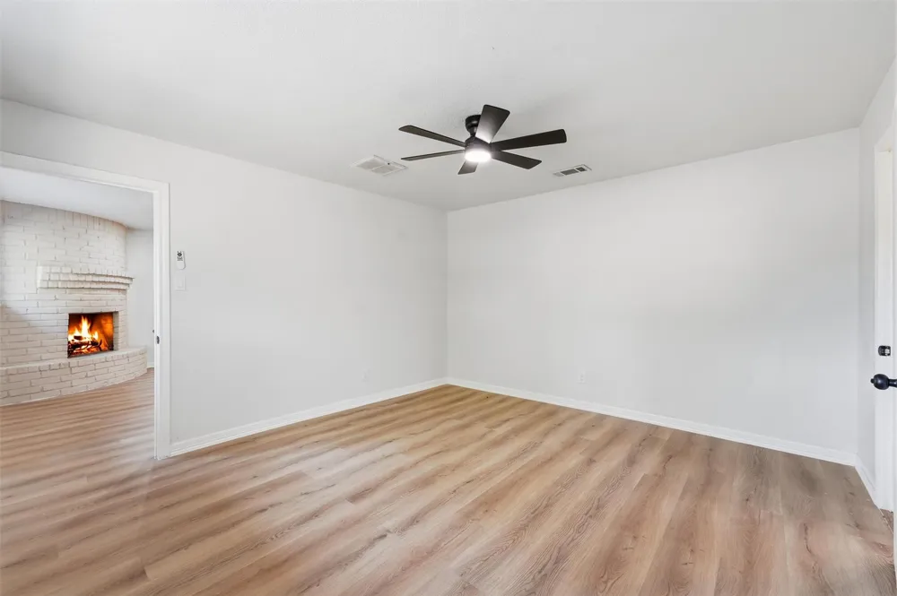 719 Cherry Valley Drive Houston, TX 77336