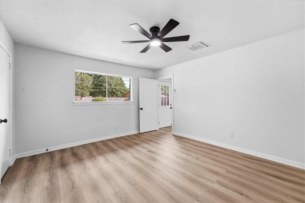 719 Cherry Valley Drive Houston, TX 77336