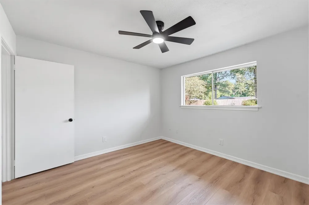 719 Cherry Valley Drive Houston, TX 77336