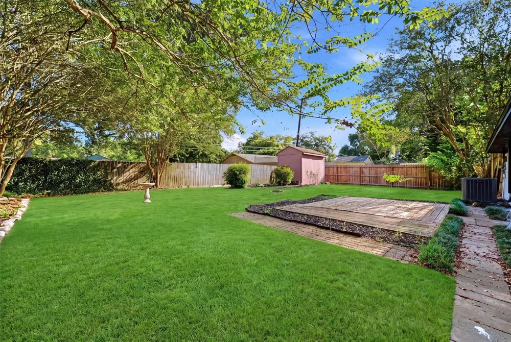 719 Cherry Valley Drive Houston, TX 77336