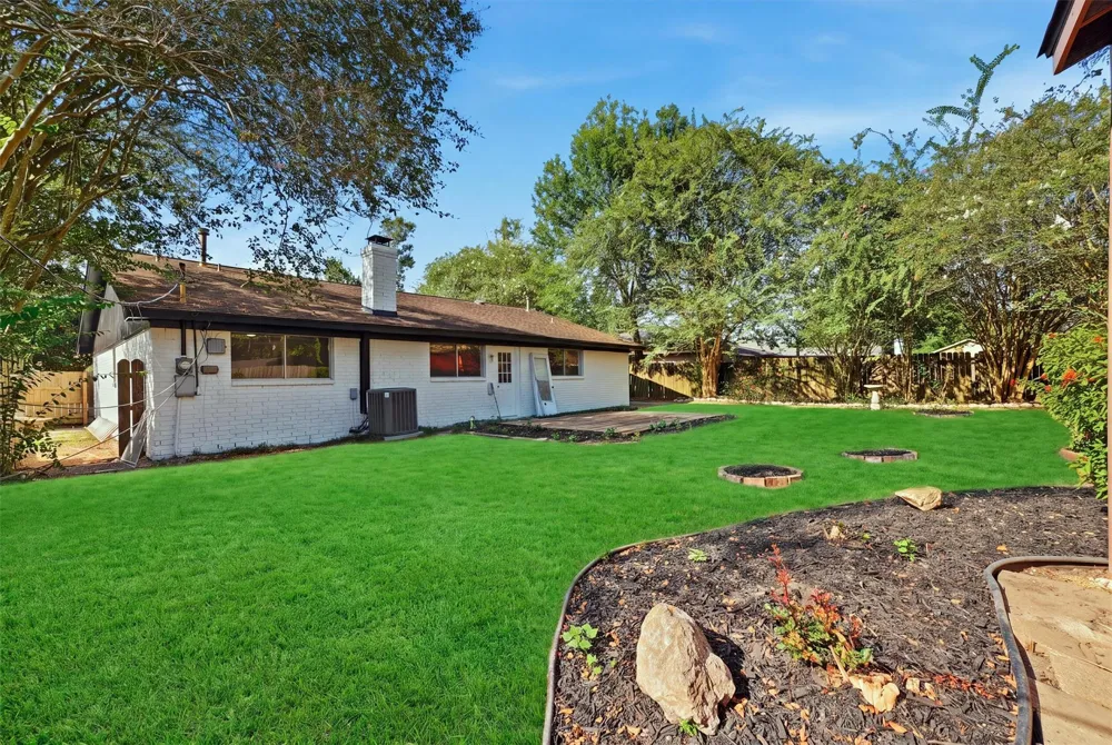 719 Cherry Valley Drive Houston, TX 77336