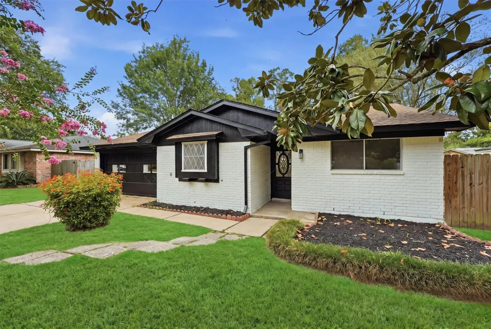 719 Cherry Valley Drive Houston, TX 77336
