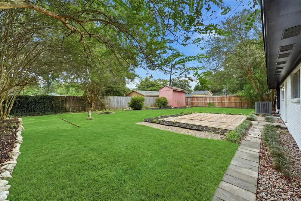719 Cherry Valley Drive Houston, TX 77336