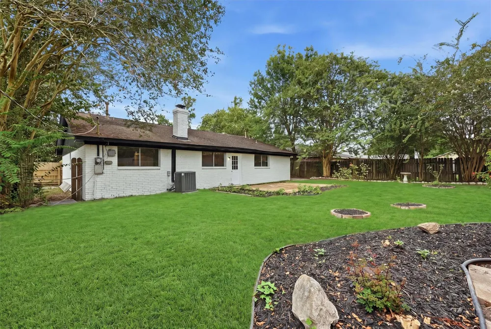719 Cherry Valley Drive Houston, TX 77336