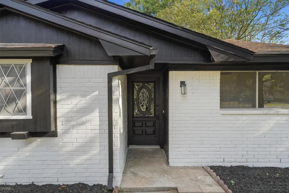 719 Cherry Valley Drive Houston, TX 77336