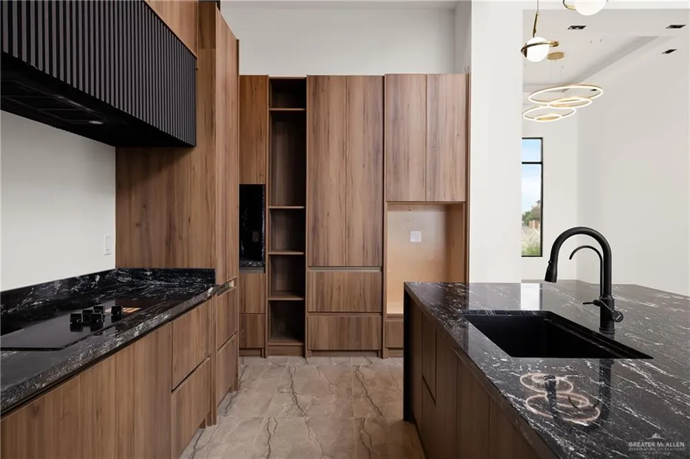 1402 Tierra Encantada Weslaco, TX 78596
