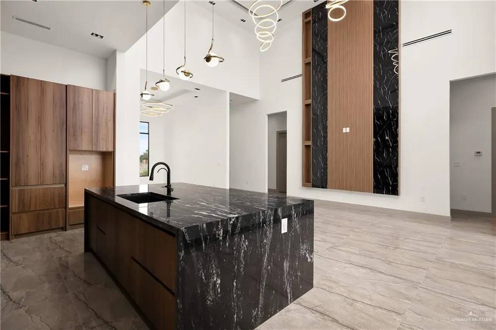 1402 Tierra Encantada Weslaco, TX 78596