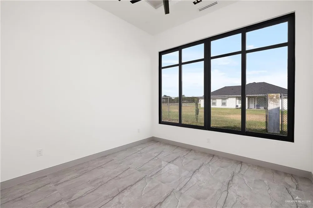 1402 Tierra Encantada Weslaco, TX 78596