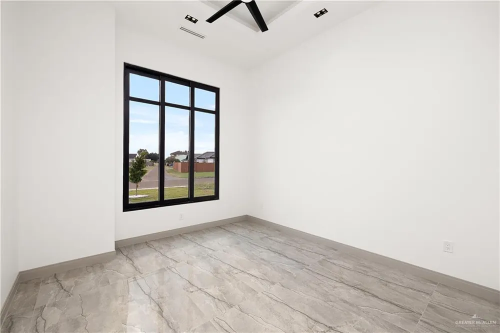 1402 Tierra Encantada Weslaco, TX 78596
