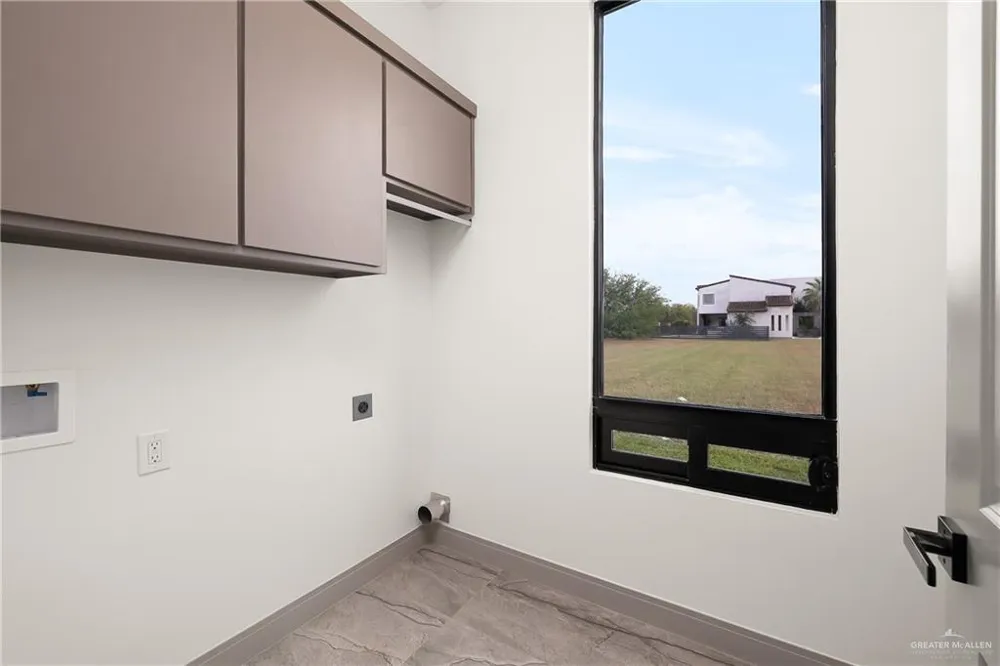 1402 Tierra Encantada Weslaco, TX 78596