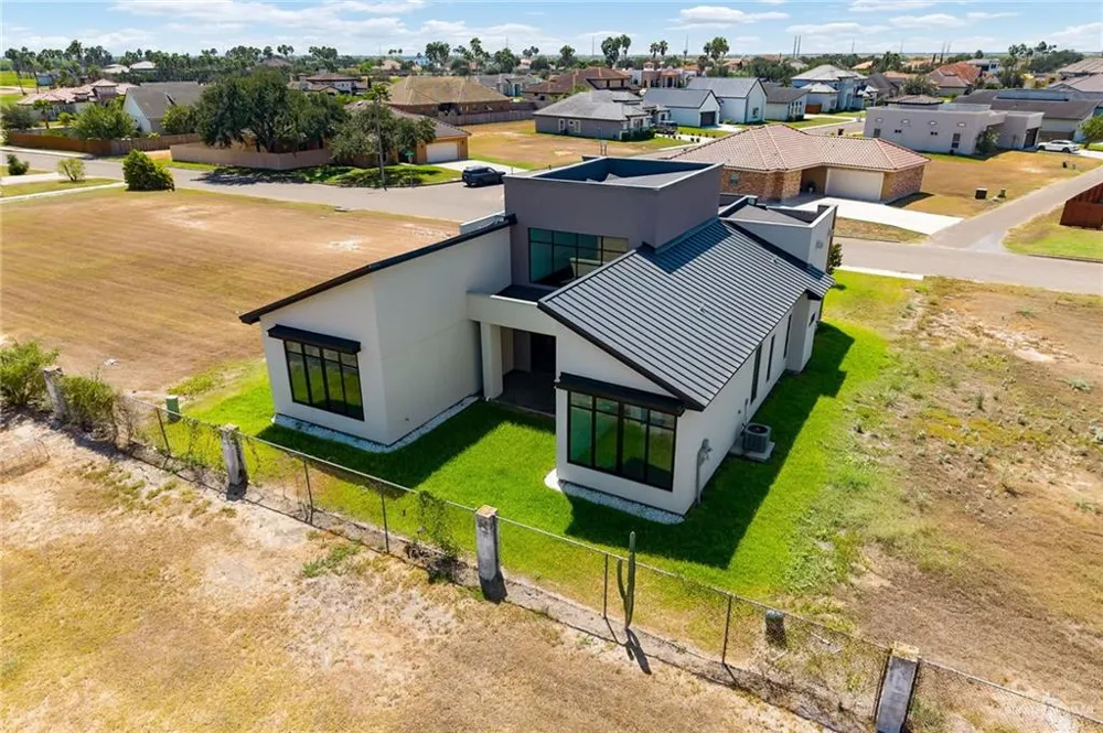 1402 Tierra Encantada Weslaco, TX 78596