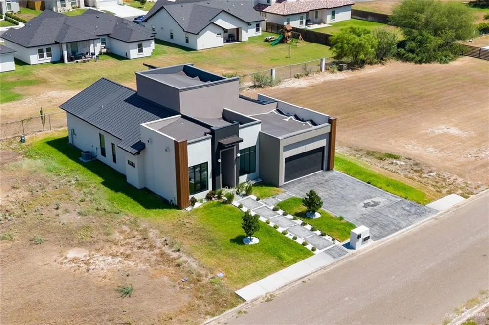 1402 Tierra Encantada Weslaco, TX 78596