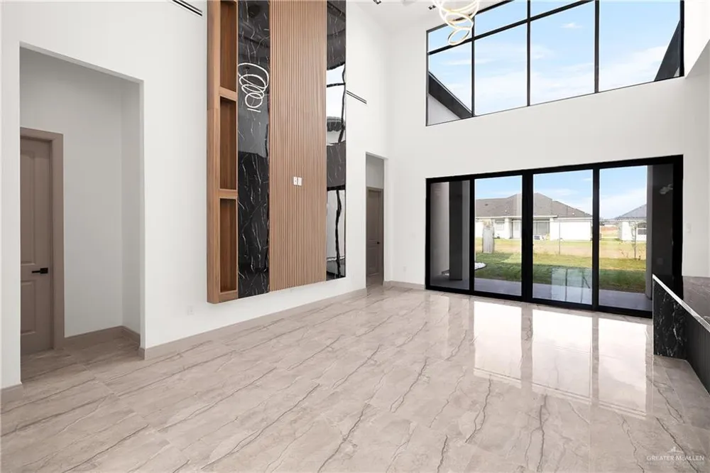 1402 Tierra Encantada Weslaco, TX 78596