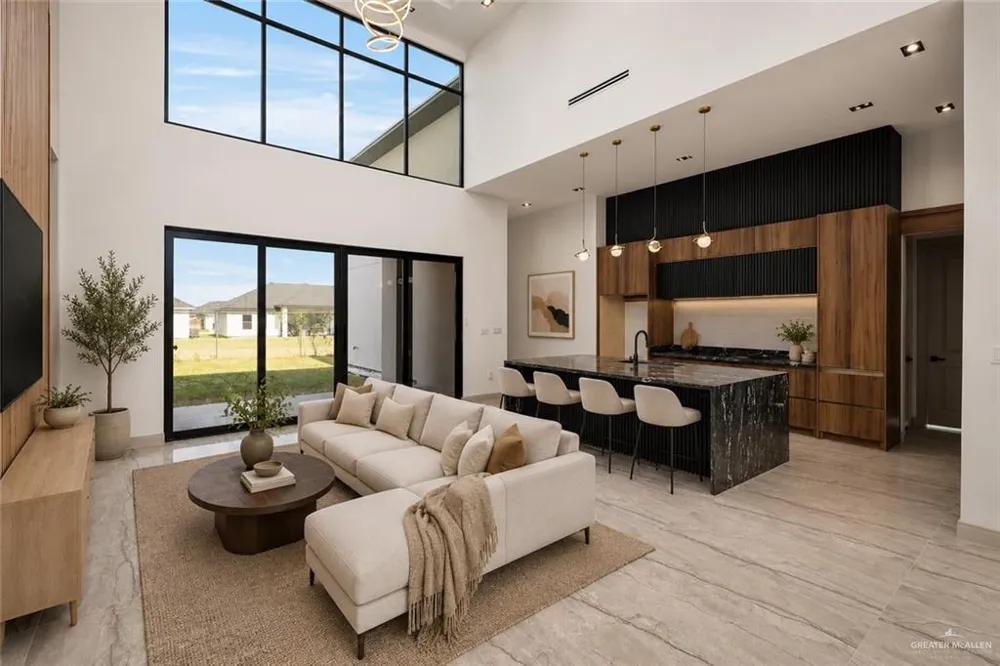1402 Tierra Encantada Weslaco, TX 78596