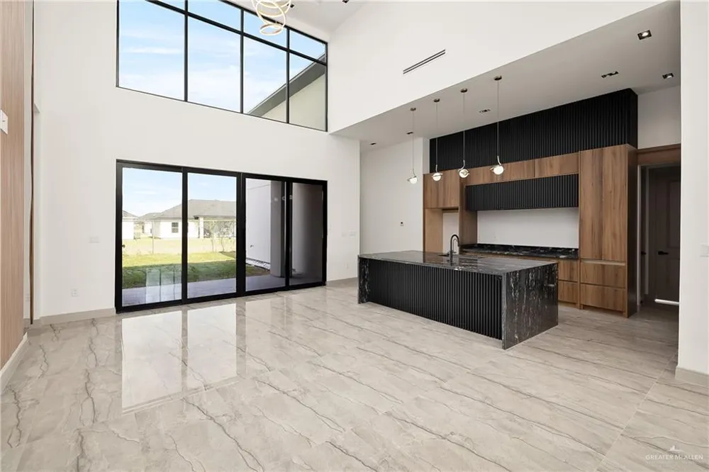 1402 Tierra Encantada Weslaco, TX 78596