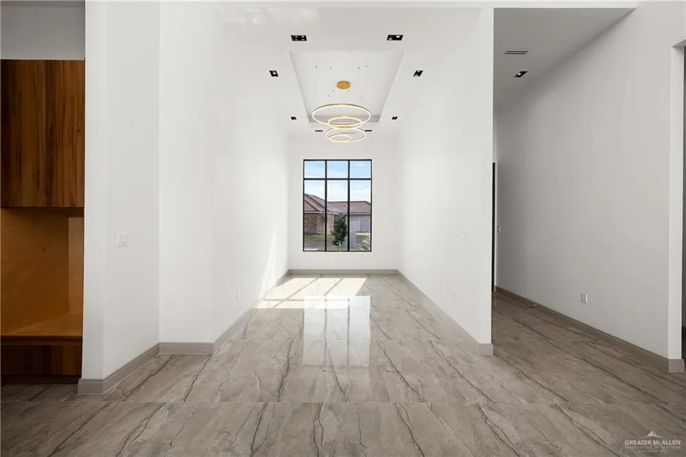 1402 Tierra Encantada Weslaco, TX 78596