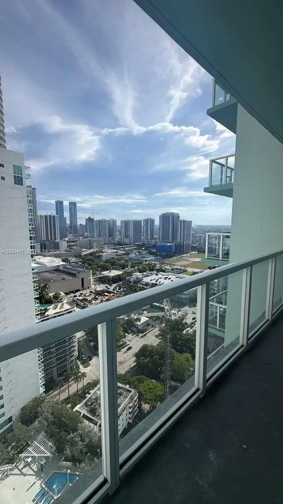 1900 Bayshore Dr #3007 Miami, FL 33132