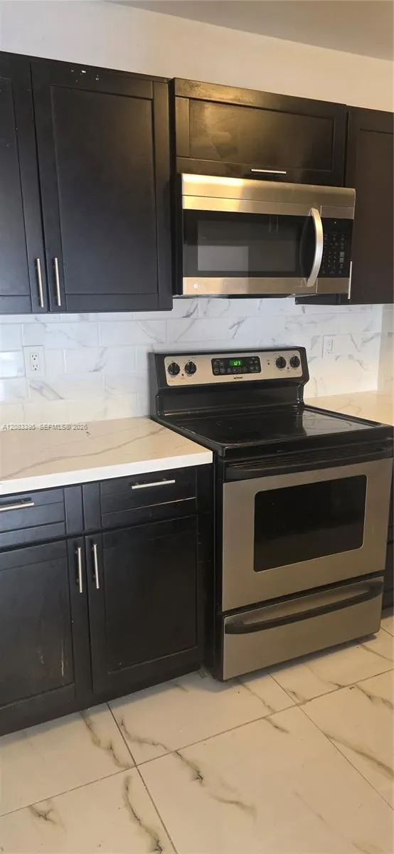 900 NE 209th Ter #203-31 Miami, FL 33179
