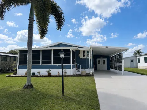2502 SW VERSAILLES TERRACE