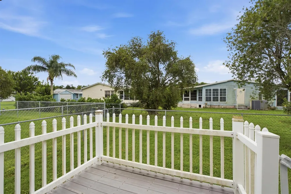 2502 SW VERSAILLES TERRACE Stuart, FL 34997