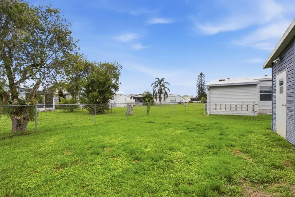 2502 SW VERSAILLES TERRACE Stuart, FL 34997