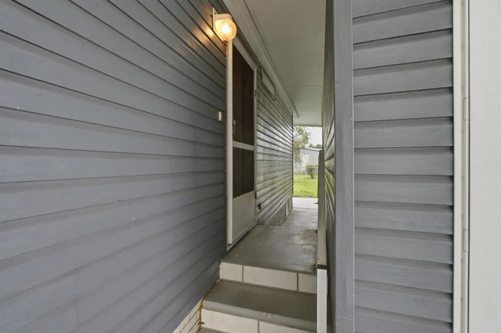 2502 SW VERSAILLES TERRACE Stuart, FL 34997