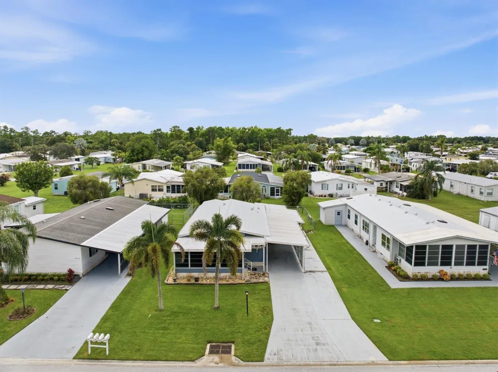 2502 SW VERSAILLES TERRACE Stuart, FL 34997