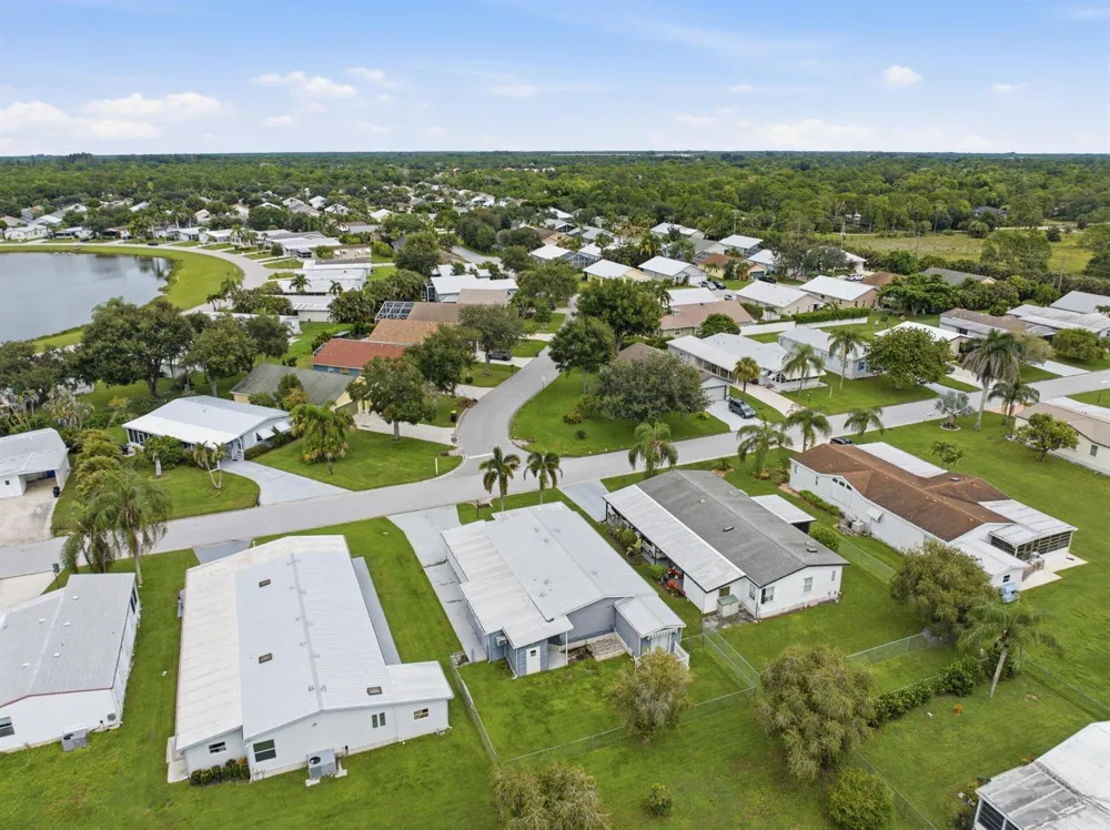 2502 SW VERSAILLES TERRACE Stuart, FL 34997