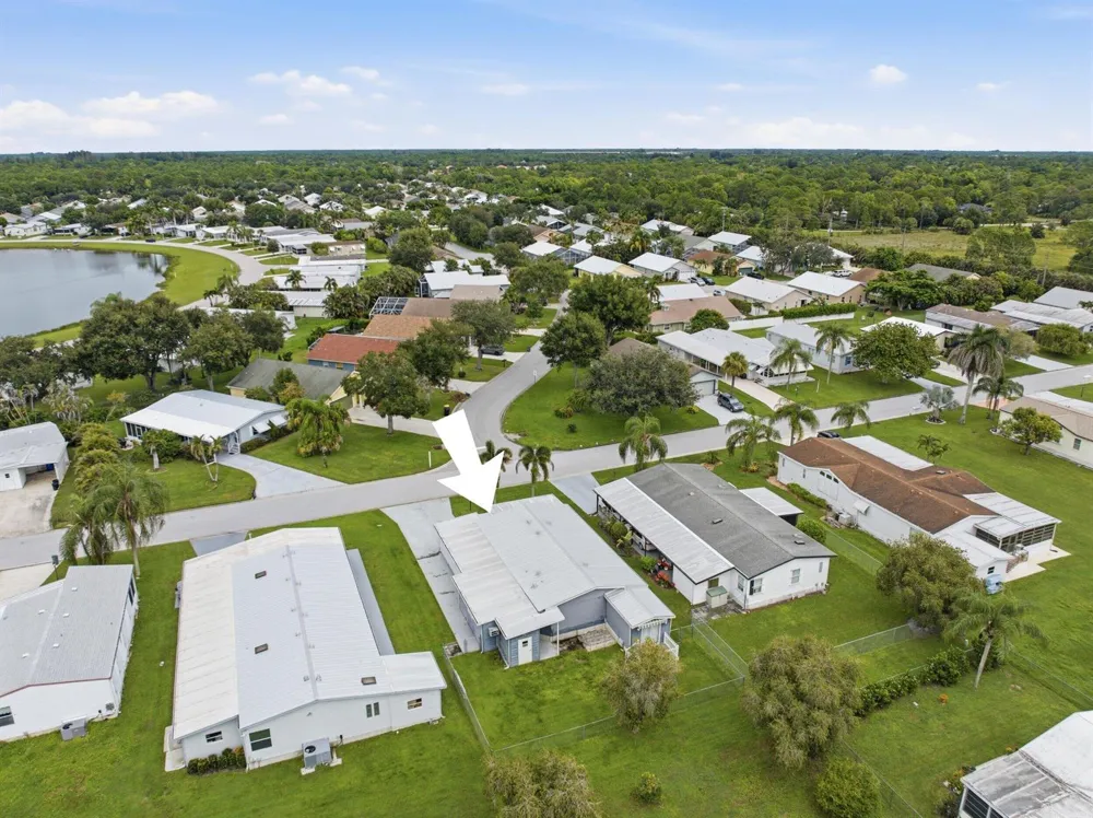 2502 SW VERSAILLES TERRACE Stuart, FL 34997