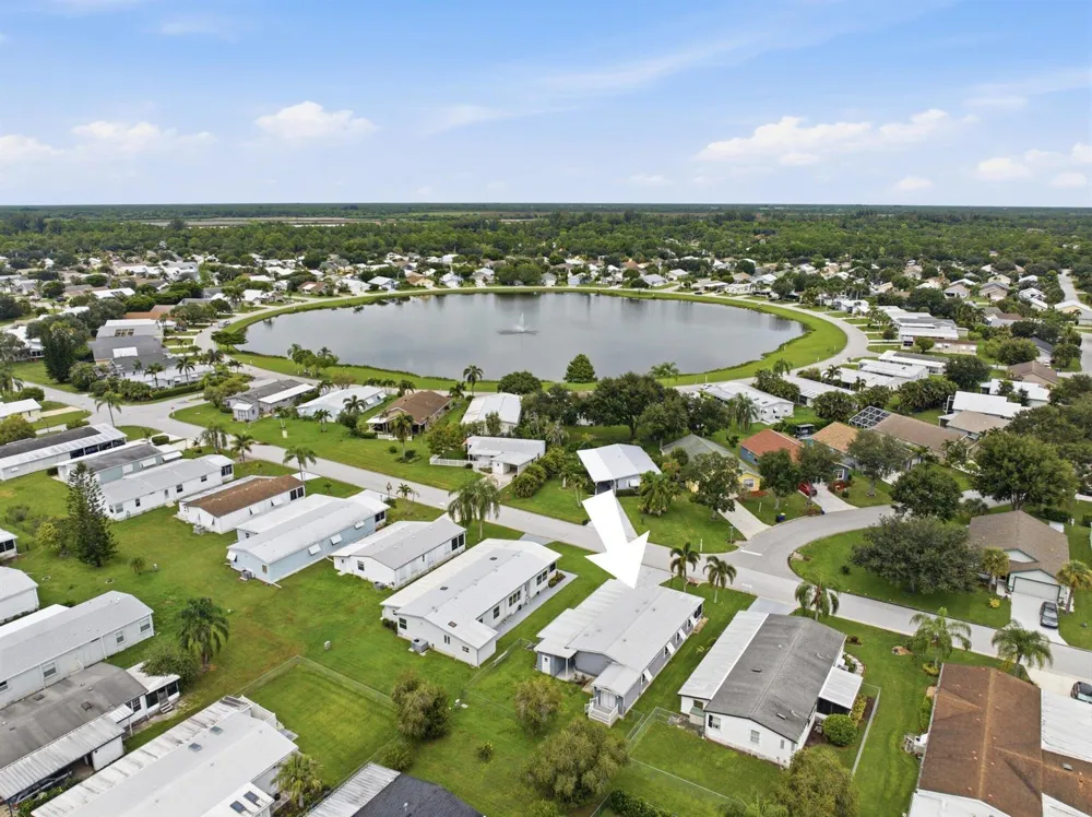 2502 SW VERSAILLES TERRACE Stuart, FL 34997