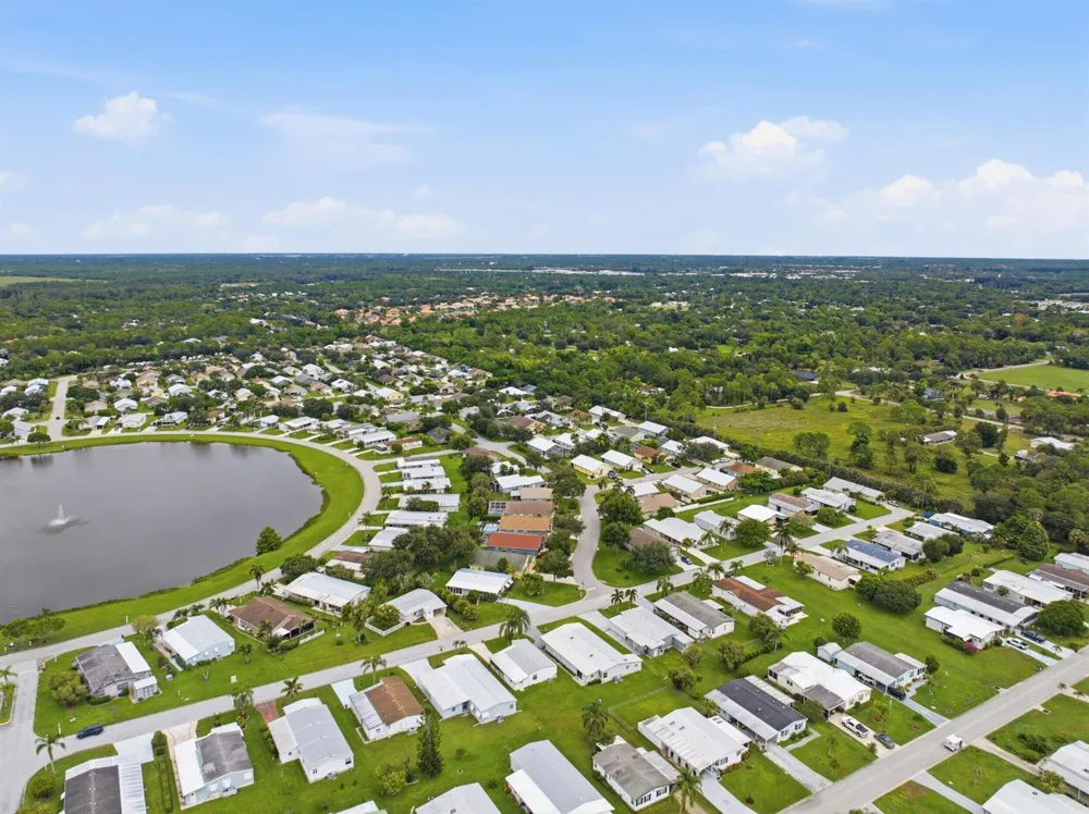 2502 SW VERSAILLES TERRACE Stuart, FL 34997