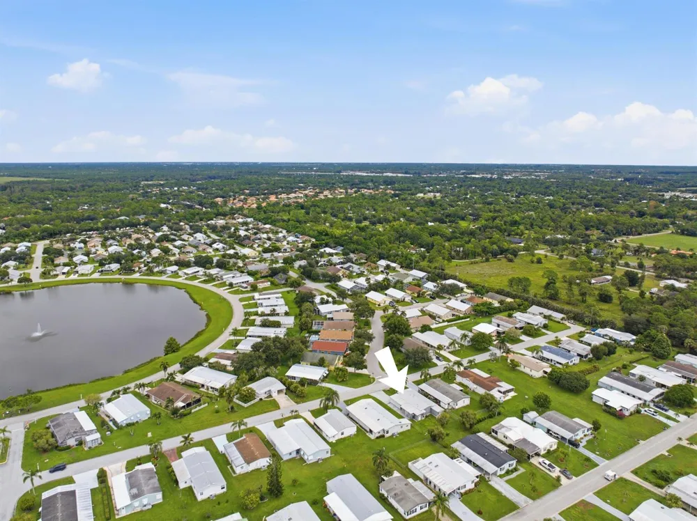 2502 SW VERSAILLES TERRACE Stuart, FL 34997