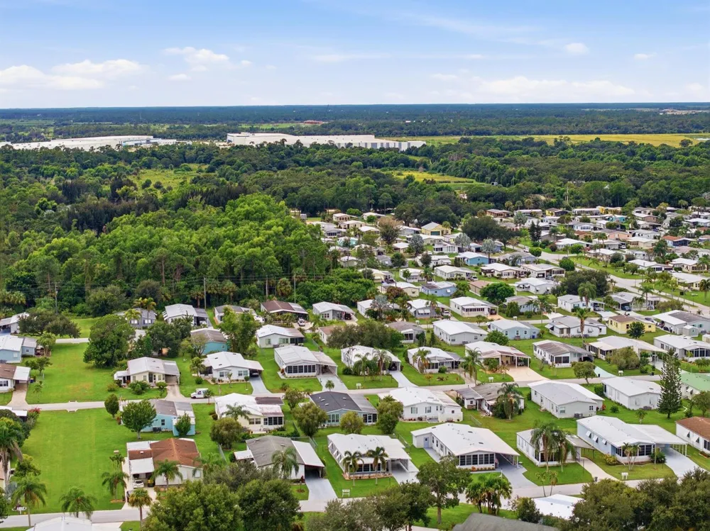 2502 SW VERSAILLES TERRACE Stuart, FL 34997