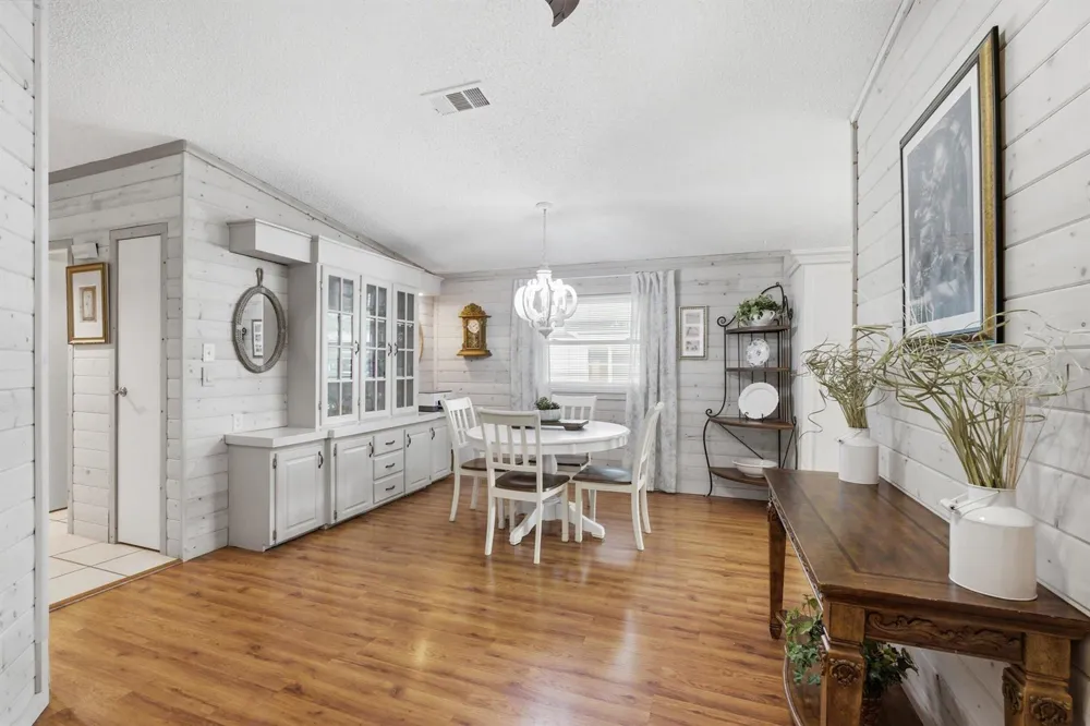 2502 SW VERSAILLES TERRACE Stuart, FL 34997