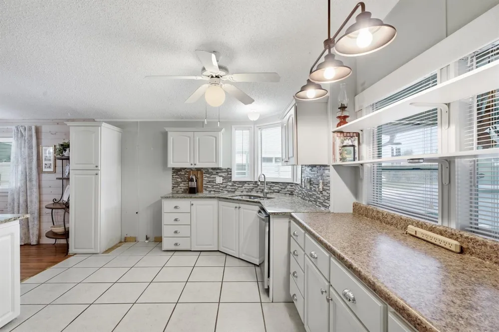 2502 SW VERSAILLES TERRACE Stuart, FL 34997