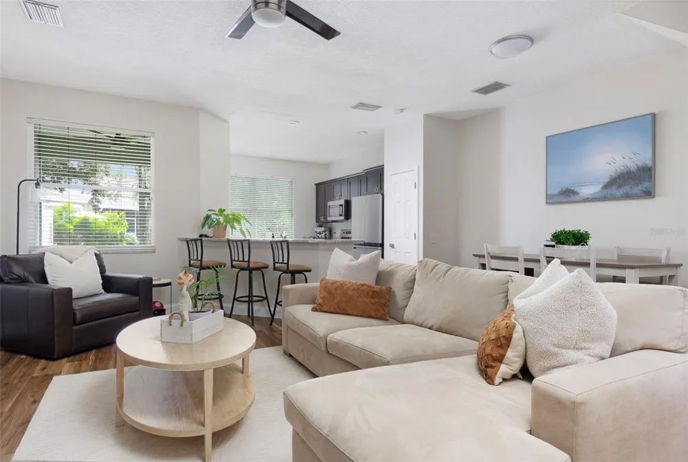 570 VALLANCE WAY NE St Petersburg, FL 33716