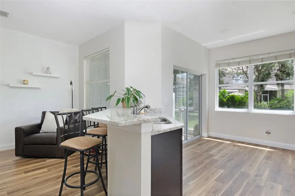570 VALLANCE WAY NE St Petersburg, FL 33716