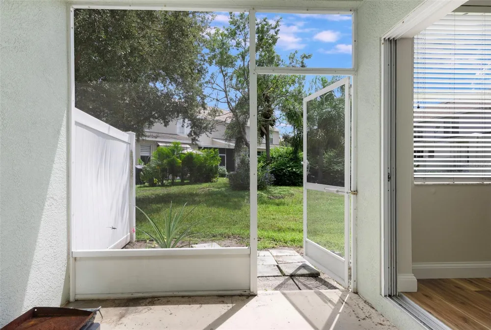 570 VALLANCE WAY NE St Petersburg, FL 33716