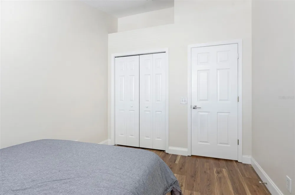 570 VALLANCE WAY NE St Petersburg, FL 33716