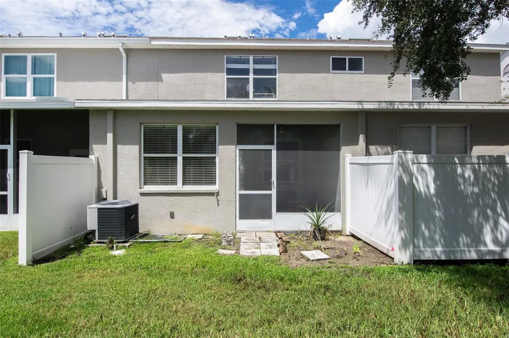 570 VALLANCE WAY NE St Petersburg, FL 33716