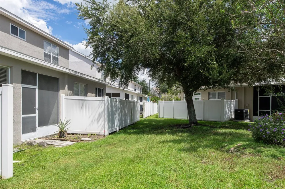 570 VALLANCE WAY NE St Petersburg, FL 33716