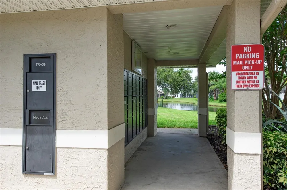 570 VALLANCE WAY NE St Petersburg, FL 33716