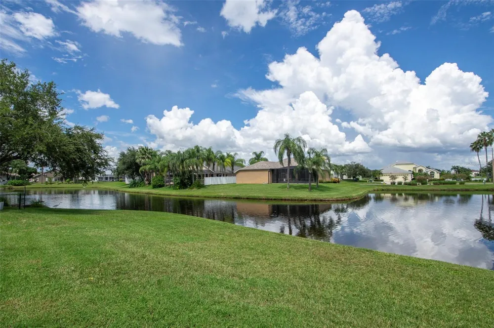 570 VALLANCE WAY NE St Petersburg, FL 33716