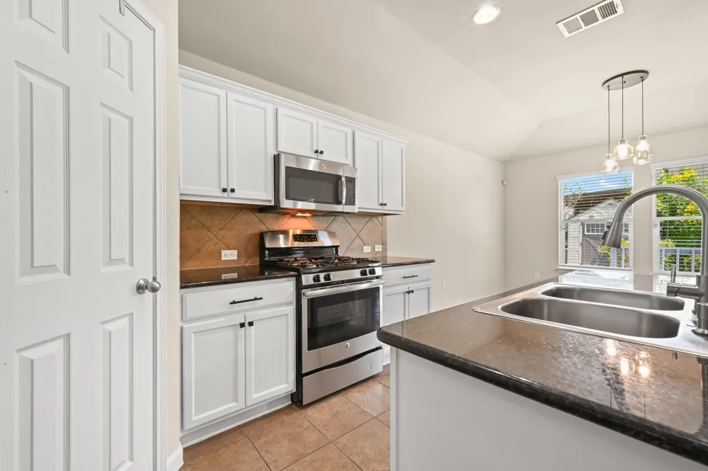 170 Wallops Kyle, TX 78640