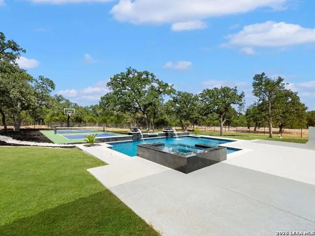 59 RANCH HEIGHTS Fair Oaks Ranch, TX 78015